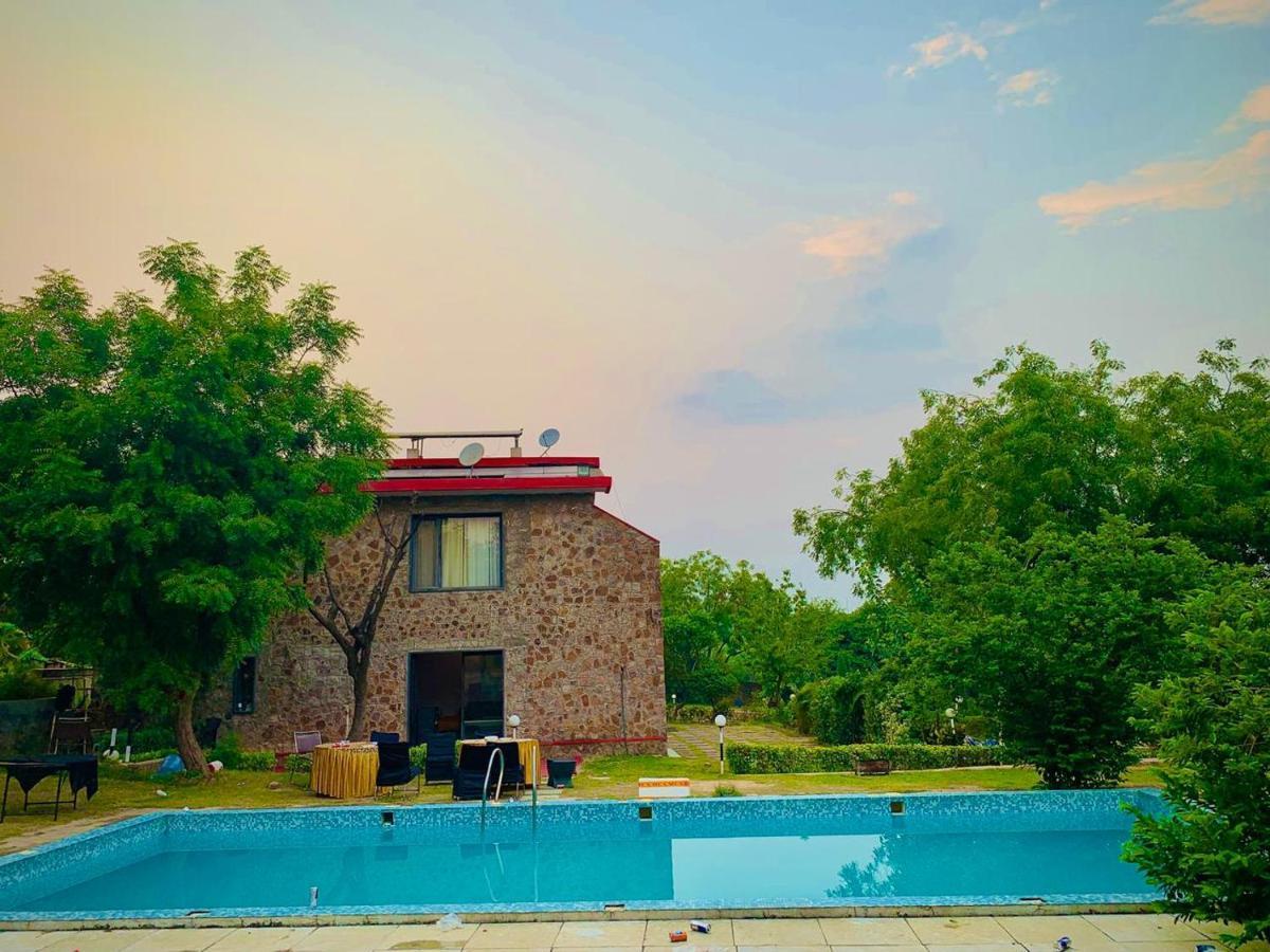 Evergreen Resort Ansal Aravali Ґурґаон Екстер'єр фото