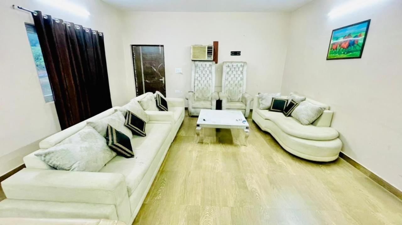 Evergreen Resort Ansal Aravali Ґурґаон Екстер'єр фото